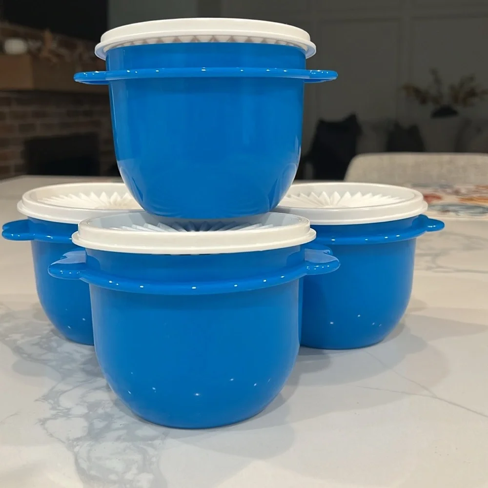 Tuppeware Small Containers